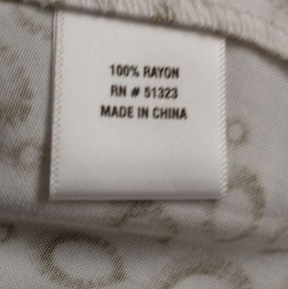 CeCe Floral Ruffle White & Green Blouse Sz.M EUC. - Picture 6 of 7